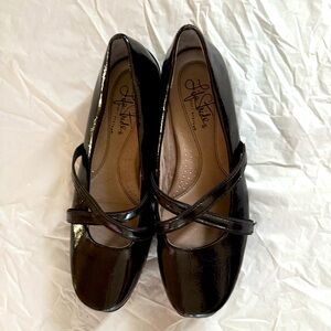 Life Stride Women's Glossy Black Loafers